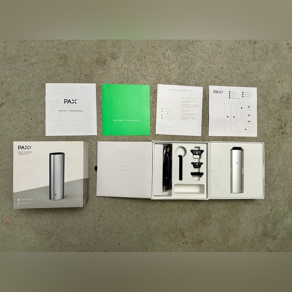 Pax 3 Dual-Use Complete Kit. Like New in Box! Silver 🩶 - Picture 3 of 11